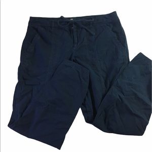 Lou & Grey Chino Style Pant